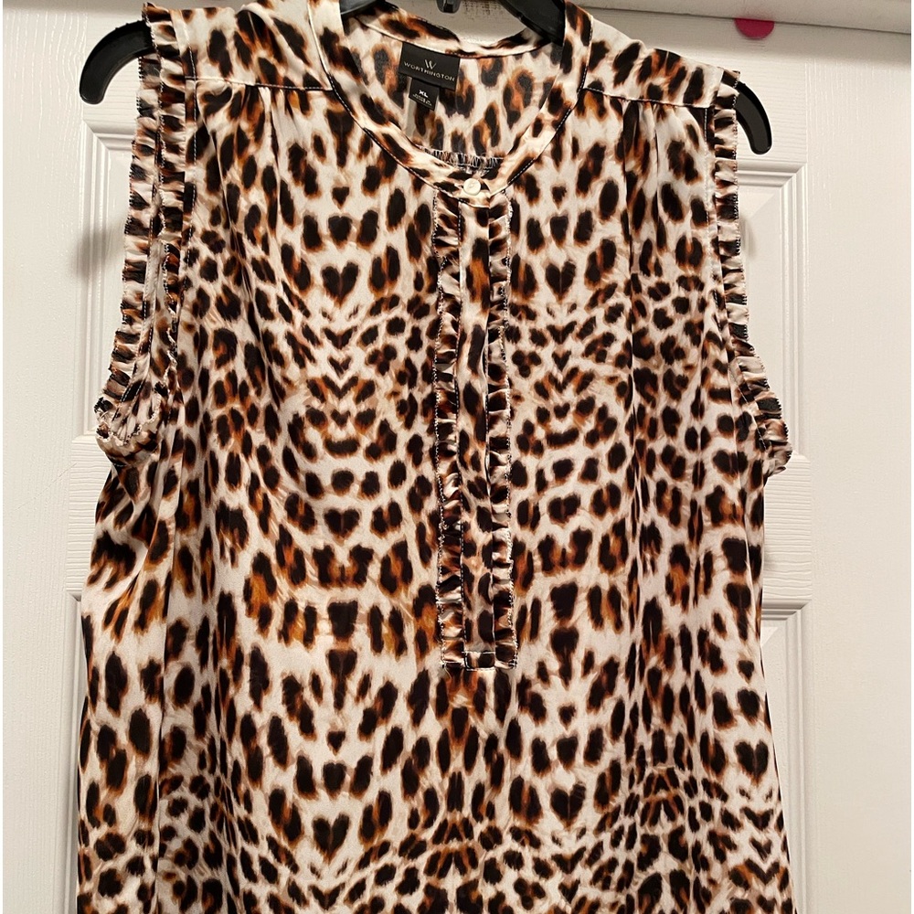 Worthington leopard ruffle top